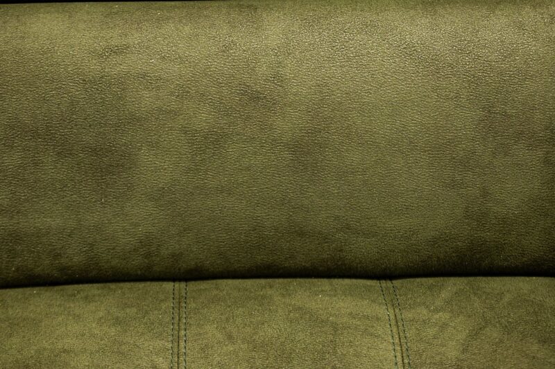 Laajennettava sohvapöytä säädettävällä korkeudella ja lasihyllyllä