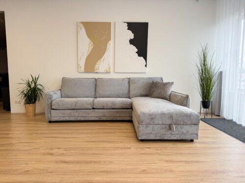 Divaanivuodesohva patjalla