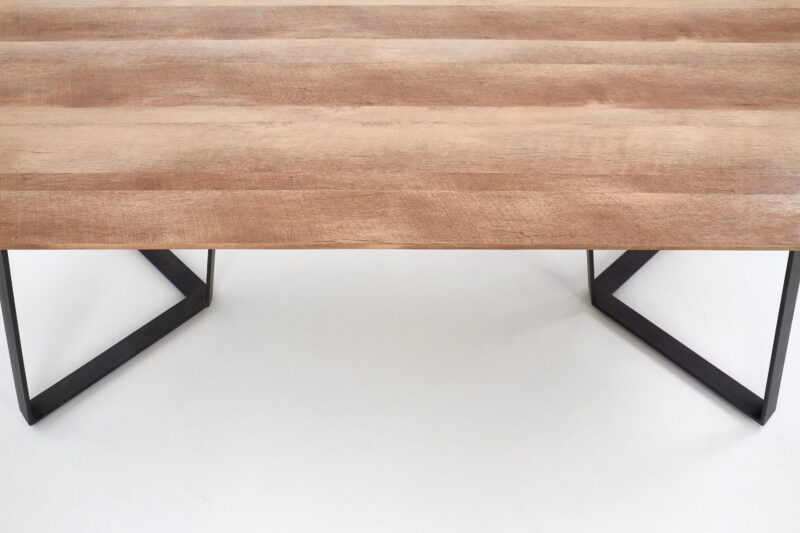 Ruokapöytä BELARIO