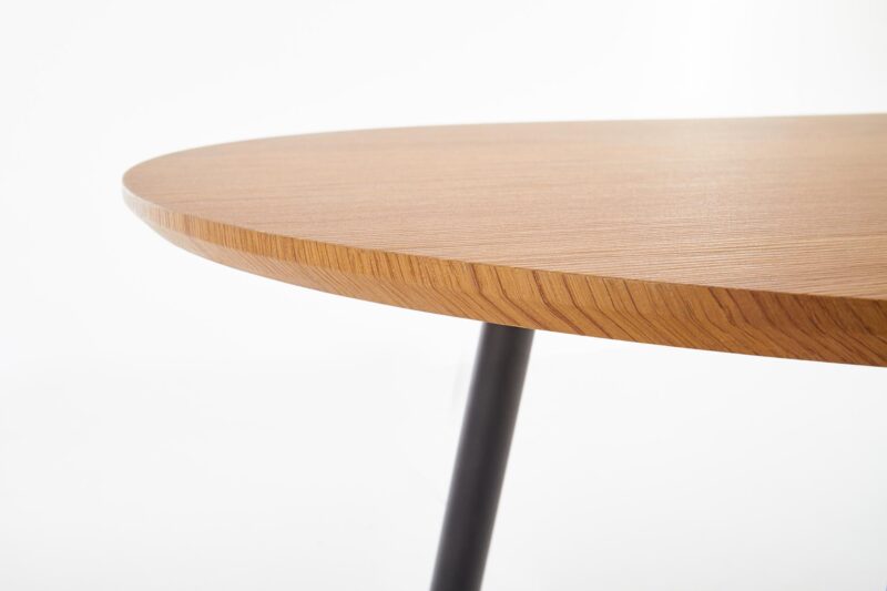 Ruokapöytä CASTRIA