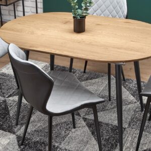 Ruokapöytä CASTRIA