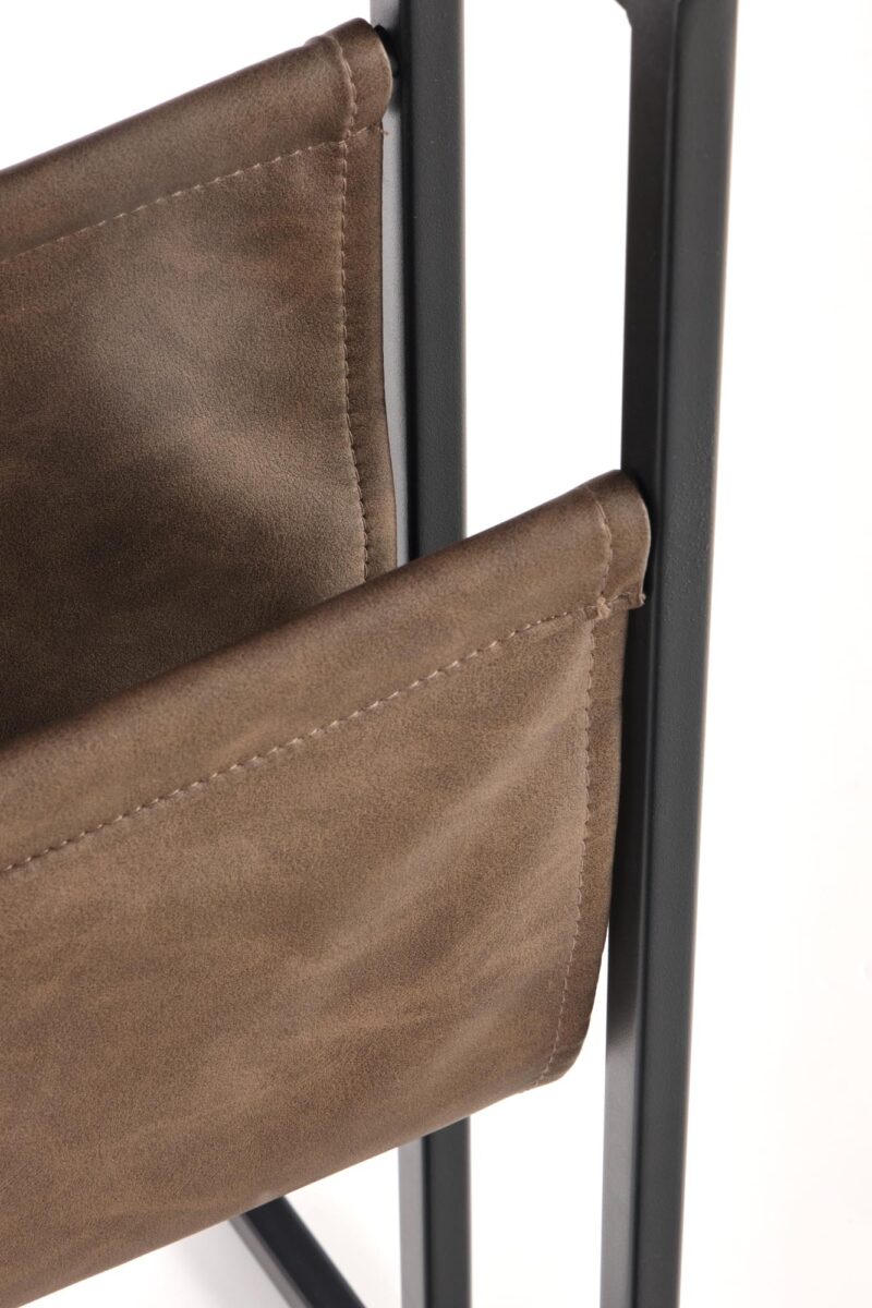 Kahvitalo CELAVIA, tammi / musta