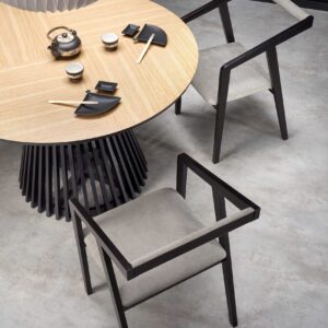 Ruokapöytä MIYARO, luonnollinen tammi / musta