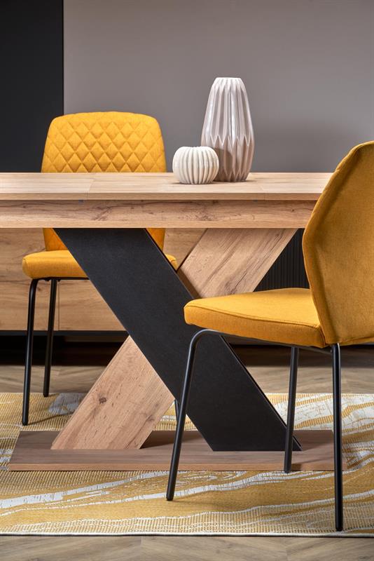 Pidennettävä ruokapöytä ALETTOA – musta / tammijäljitelmä