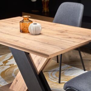 Pidennettävä ruokapöytä ALETTOA – musta / tammijäljitelmä