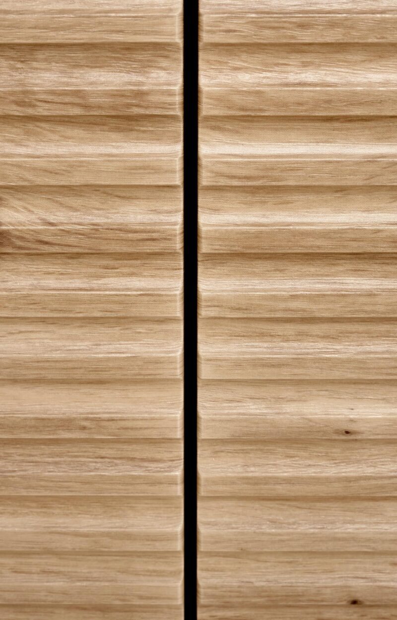 Kummutu MURAVON KM-1, käsityönä valmistettu tammi / musta