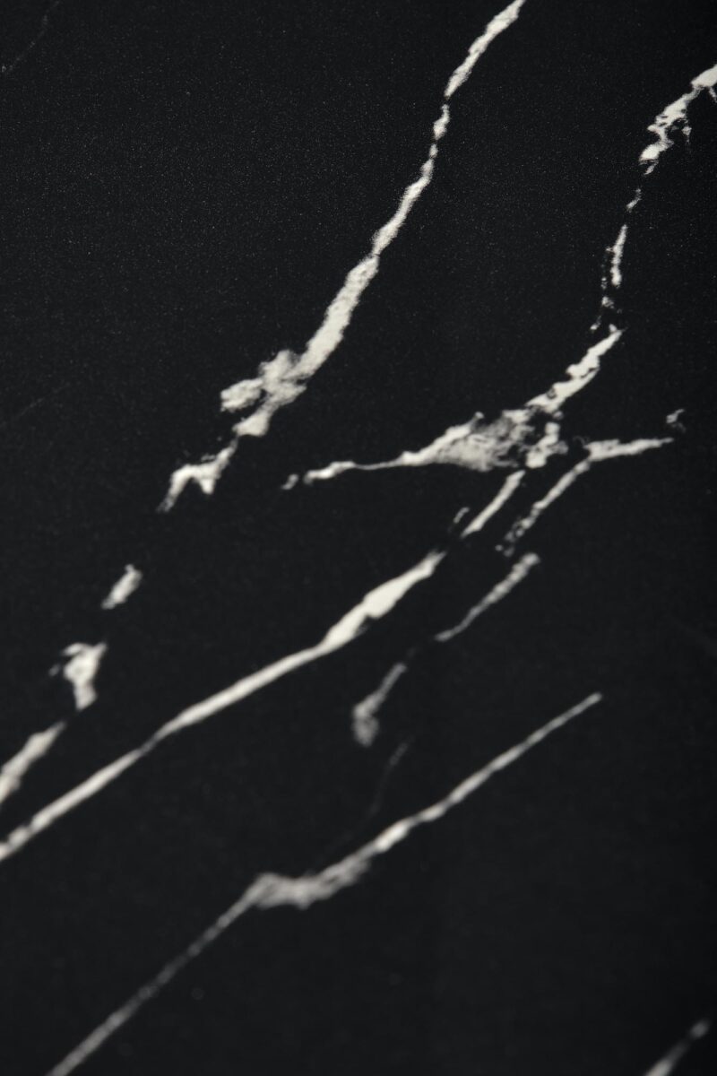 Pyöreä Ruokapöytä MOLVER, musta marmori / musta / kultainen