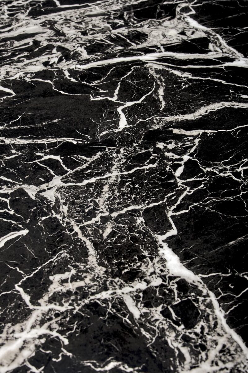 Ruokapöytä RAIMOND, musta marmori / kultainen