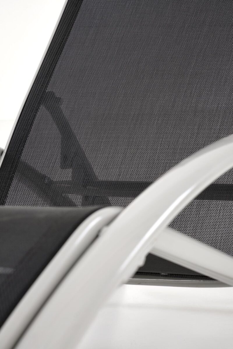 Auringonottotuolien komplekti EMERON (2 kpl) + pöytä