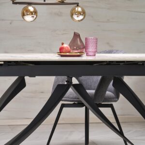 Laajennettava ruokapöytä HILARA, valkoinen marmori / musta