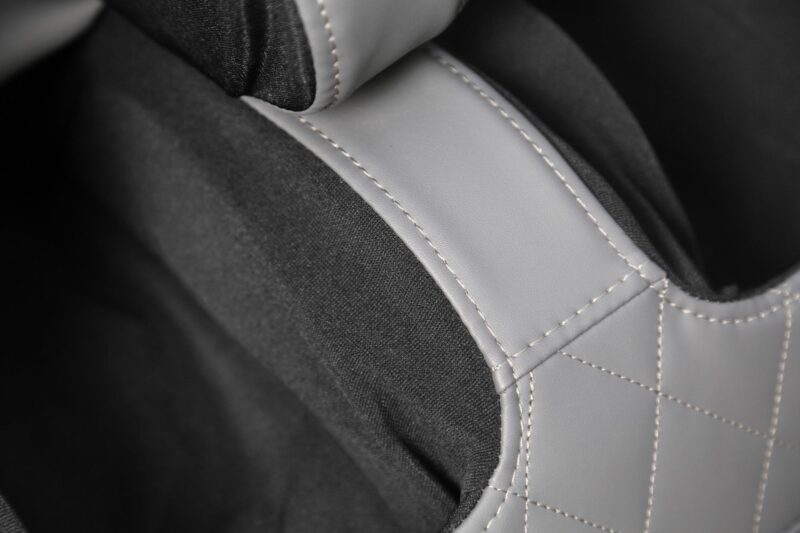 Hierontatuoli SOLARON, kerma / harmaa / kultainen