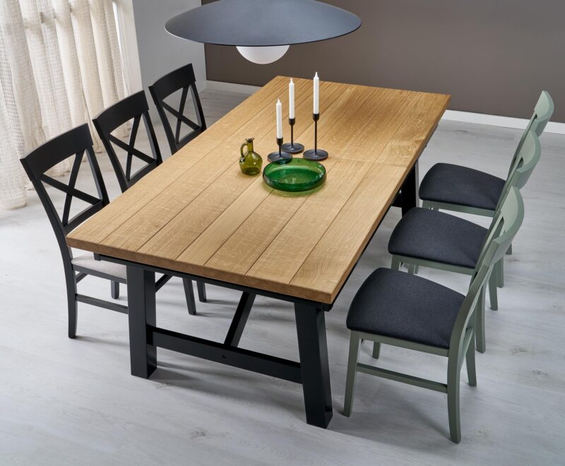 Pidentävä ruokapöytä FIERON, luonnon tammi / musta