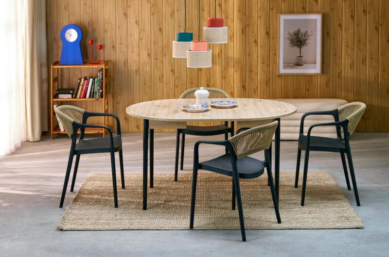 Pidentävä Ruokapöytä PIVARO, tammi / mustat jalat