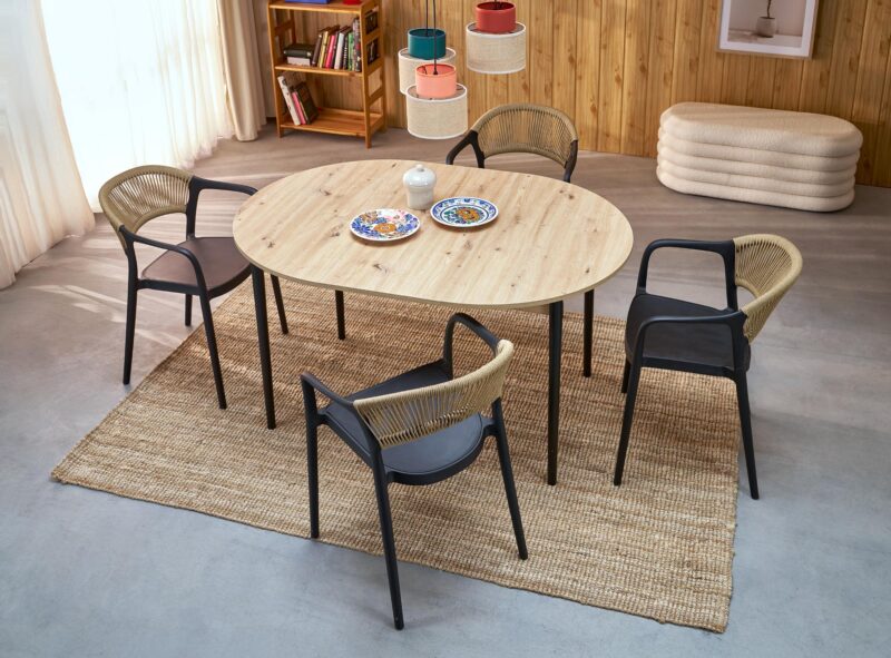 Pidentävä Ruokapöytä PIVARO, tammi / mustat jalat