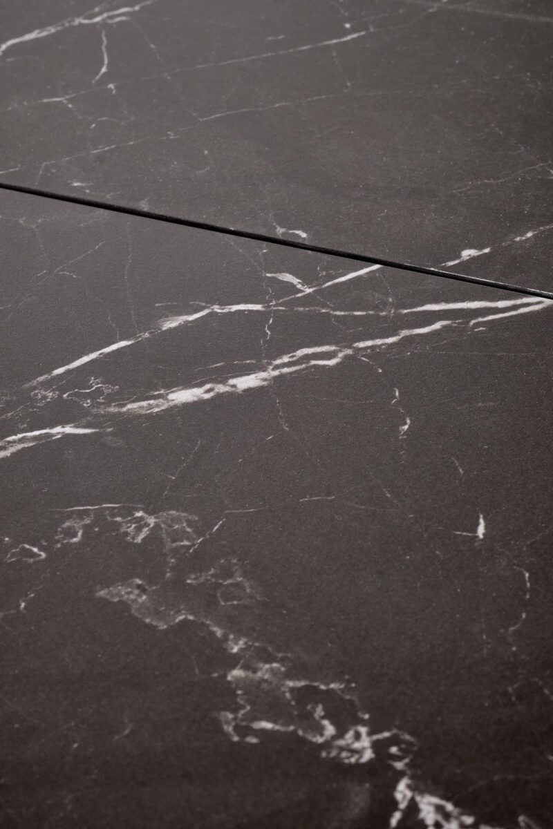 Pitkäjänteinen ruokapöytä VOLANT 160x200, musta marmori