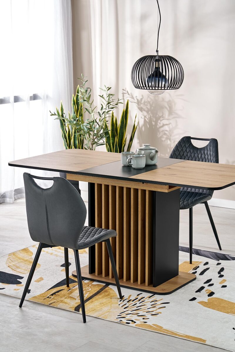 Pidempi ruokapöytä NAVESSA – musta / tammilaminaatti