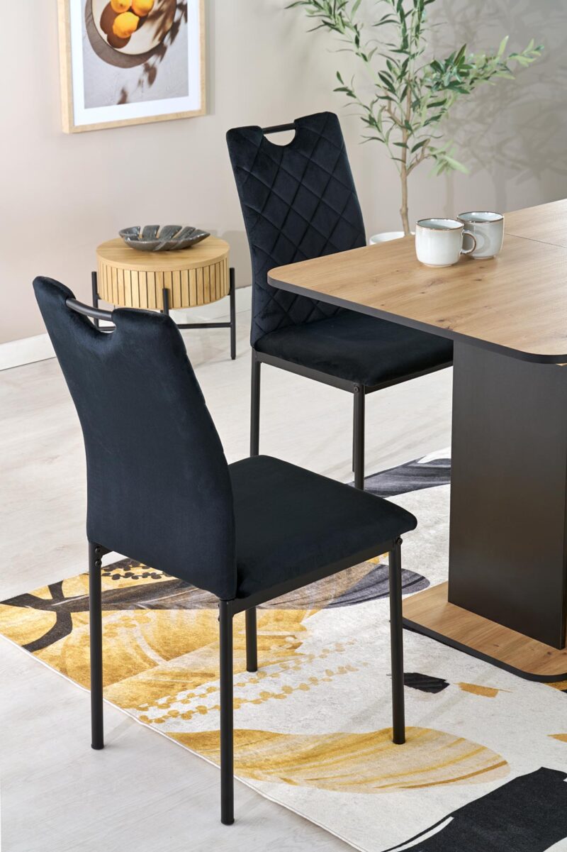 Pidempi ruokapöytä NAVESSA – musta / tammilaminaatti