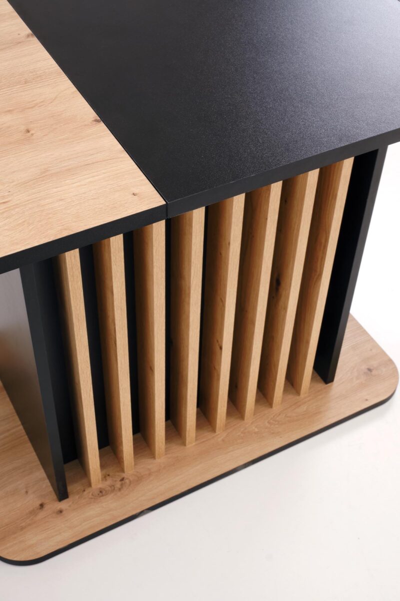 Pidempi ruokapöytä NAVESSA – musta / tammilaminaatti