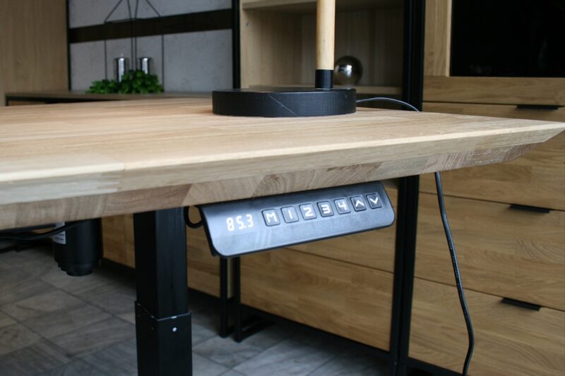 Sähkösäätöinen kirjoituspöytä KREO