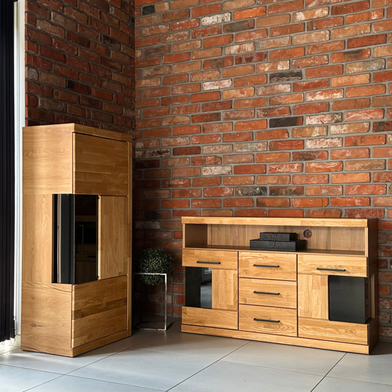 Meble-debowe-z-przyciemnianym-szklem Tammi puusta valmistettu vitriinkappi Raro 95