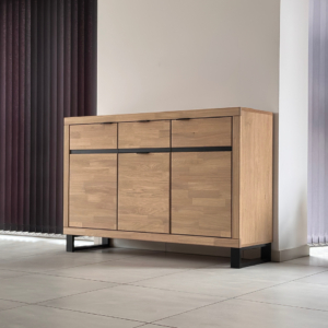 Tammiwoodista valmistettu Mono LOFT 32 kommode.