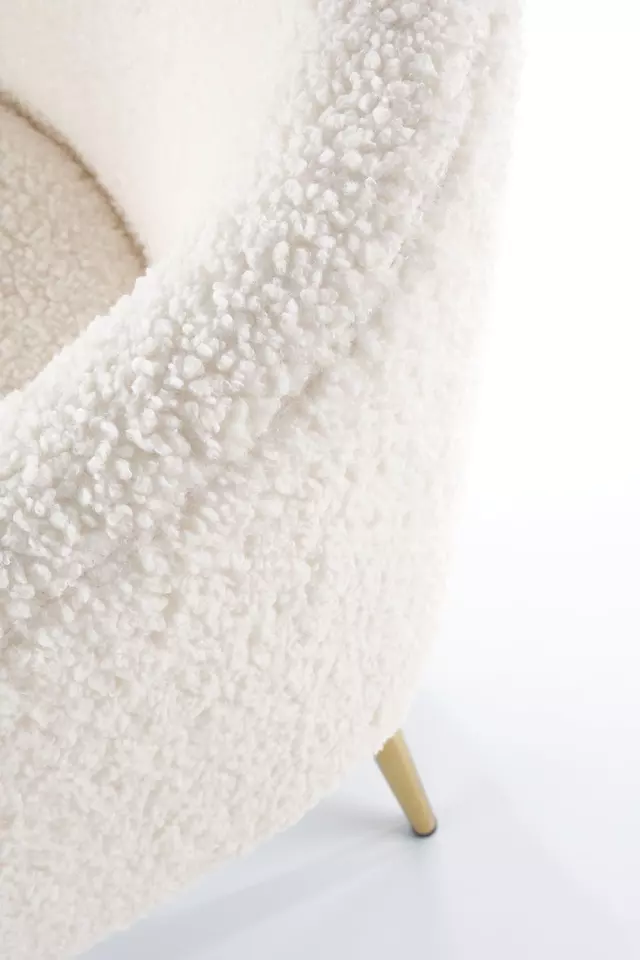 Pehmustettu nojatuoli Soft 01 kultaisilla jaloilla