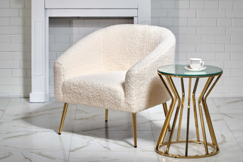 Pehmustettu nojatuoli Soft 01 kultaisilla jaloilla