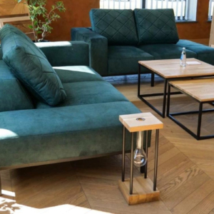 KONGO-sarjan tammipuusta ja metallista valmistettu sohvapöytäsetti