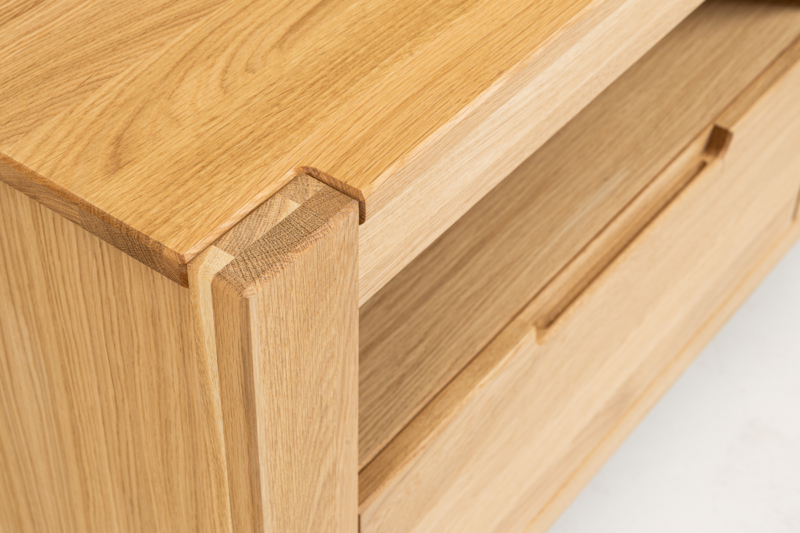 detal-NE-40 Tammi puusta valmistettu TV-taso Napoli 40